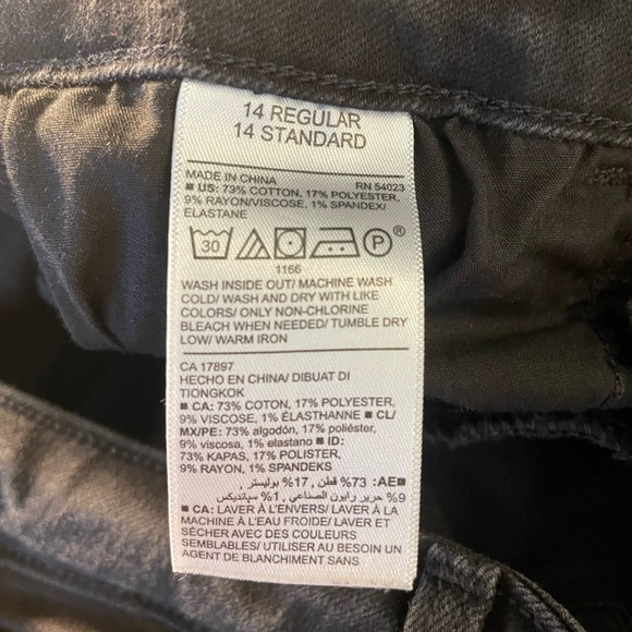 EUC Size 14 Old Navy rockstar Mid-rise denim - Picture 2 of 5